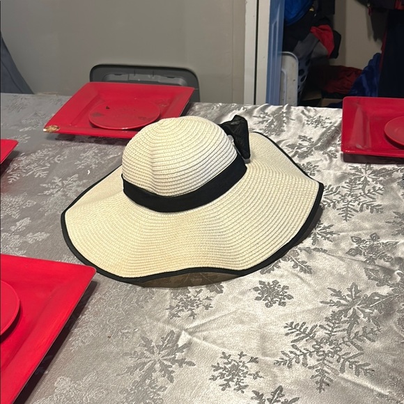 Cream and Black Sun Hat with Wide Brim - Picture 1 of 3